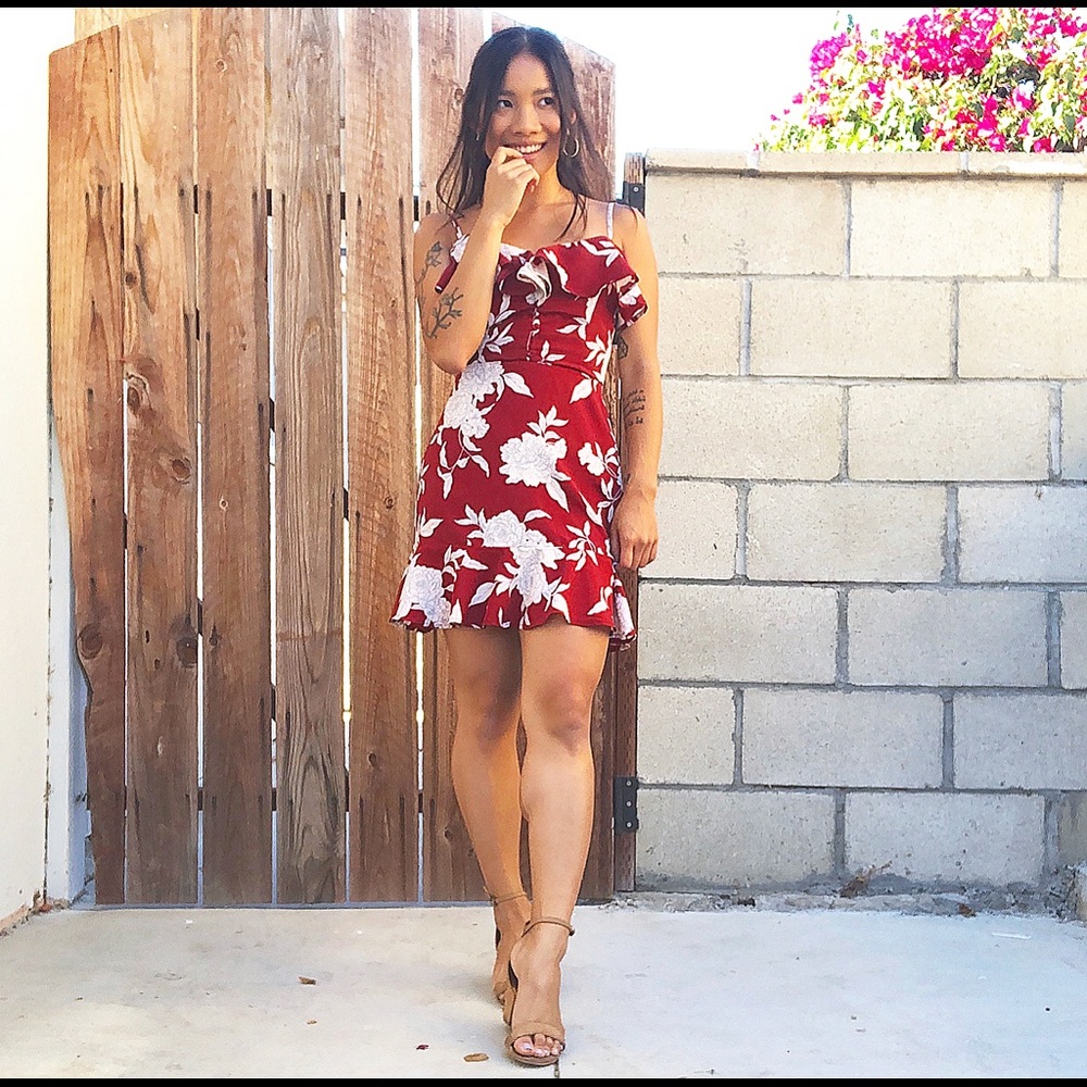 🌈BAND OF GYPSIES FLORAL RED MINI RUFFLE DRESS